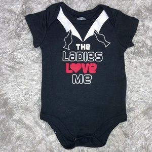 5/$20 6/9m “the ladies love me” onesie Euc